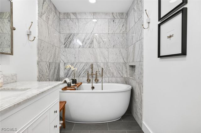 1973 Wild Lime DR, Sanibel, FL 33957