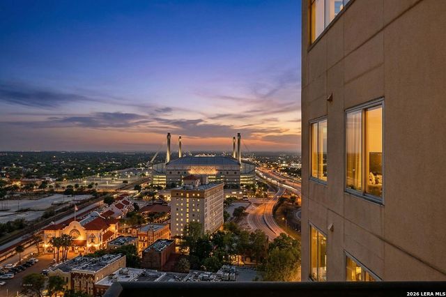 215 Center St Apt 1205, San Antonio, TX 78202