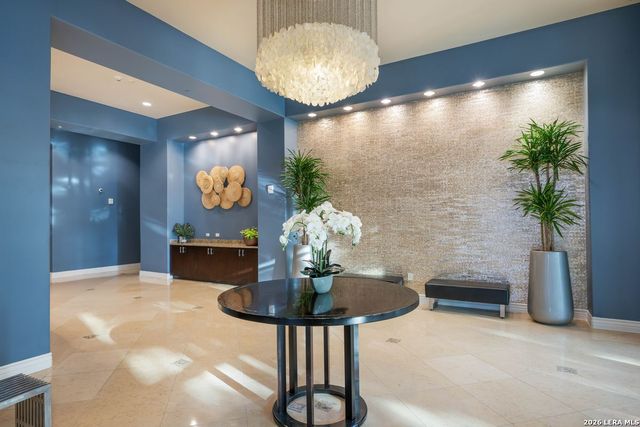 215 Center St Apt 1205, San Antonio, TX 78202
