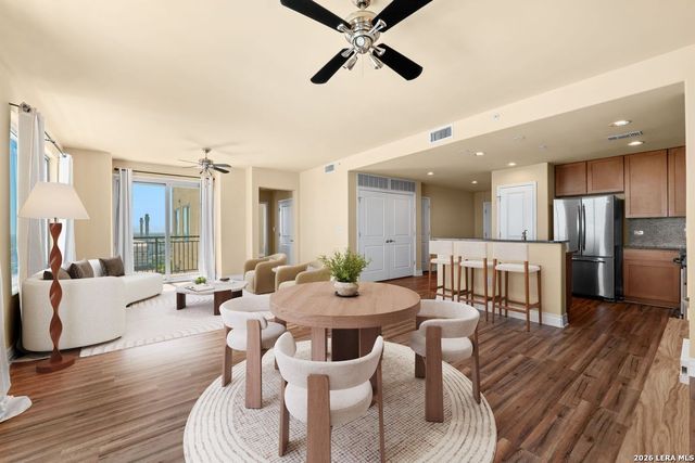 215 Center St Apt 1205, San Antonio, TX 78202