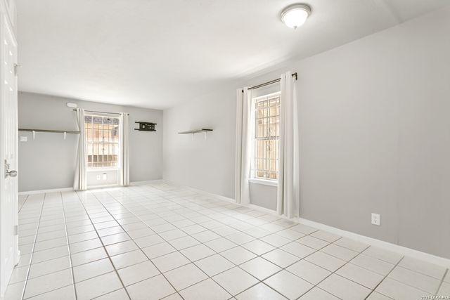 170 De Chantle Rd Apt 401, San Antonio, TX 78201
