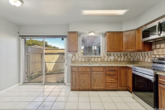 170 De Chantle Rd Apt 401, San Antonio, TX 78201