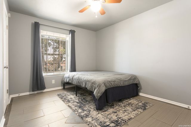 170 De Chantle Rd Apt 401, San Antonio, TX 78201