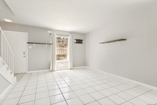 170 De Chantle Rd Apt 401, San Antonio, TX 78201