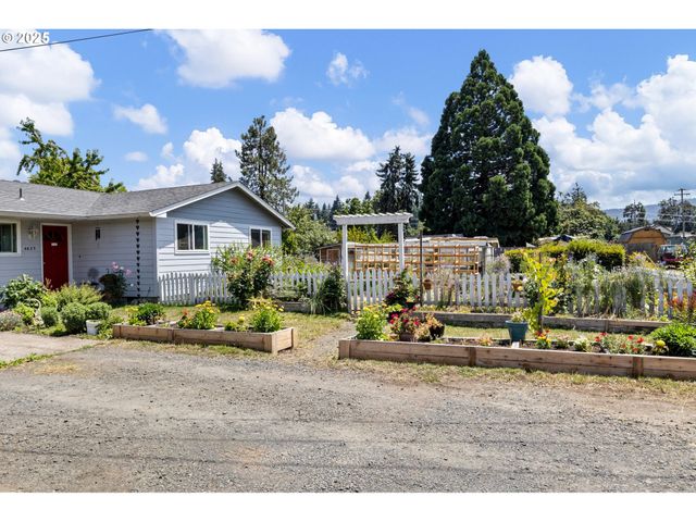 4635 DAISY St, Springfield, OR 97478