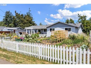 4635 DAISY St, Springfield, OR 97478
