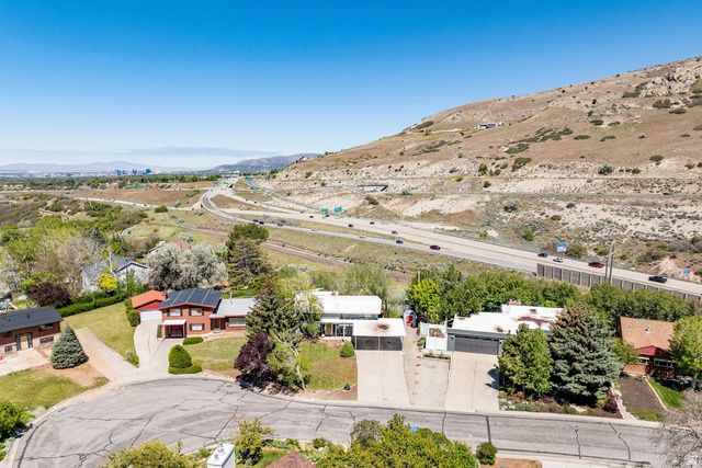 3331 E LARCHMONT DR, Salt Lake City, UT 84109
