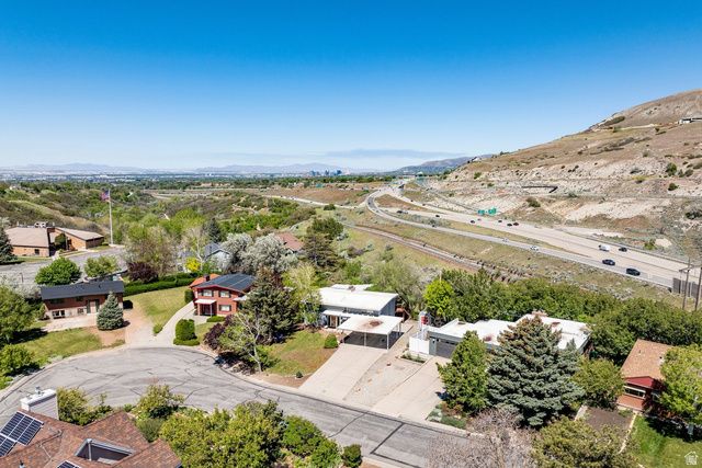 3331 E LARCHMONT DR, Salt Lake City, UT 84109
