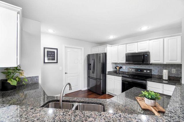 4481 Newport Loop E, Grove City, OH 43123