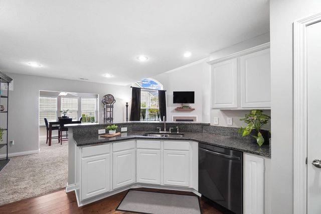 4481 Newport Loop E, Grove City, OH 43123