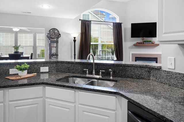 4481 Newport Loop E, Grove City, OH 43123
