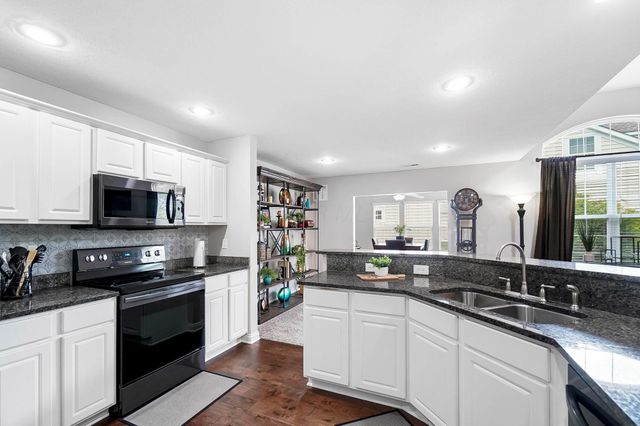4481 Newport Loop E, Grove City, OH 43123