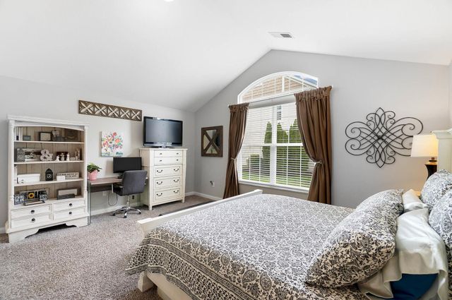 4481 Newport Loop E, Grove City, OH 43123