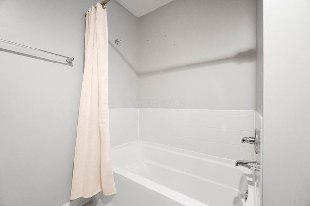 4481 Newport Loop E, Grove City, OH 43123