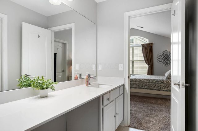 4481 Newport Loop E, Grove City, OH 43123