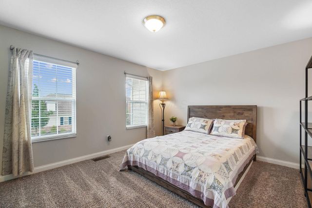 4481 Newport Loop E, Grove City, OH 43123