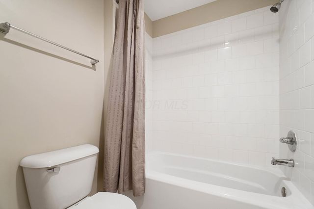 4481 Newport Loop E, Grove City, OH 43123