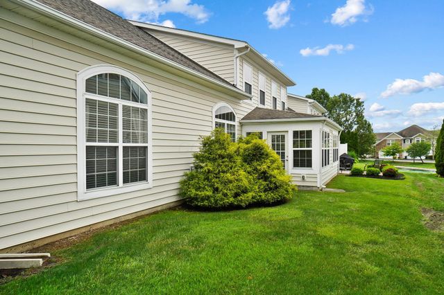 4481 Newport Loop E, Grove City, OH 43123