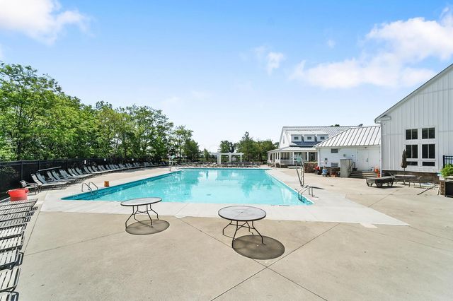 4481 Newport Loop E, Grove City, OH 43123