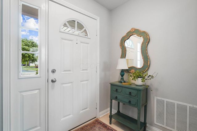 4481 Newport Loop E, Grove City, OH 43123