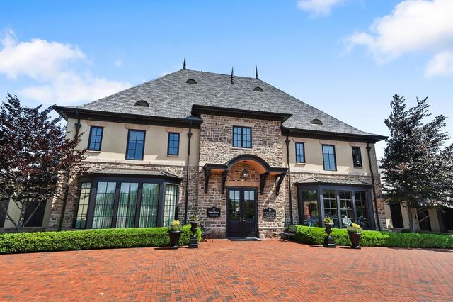 4481 Newport Loop E, Grove City, OH 43123