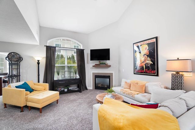 4481 Newport Loop E, Grove City, OH 43123