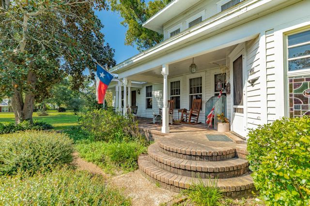 406 W Washington Street, Brazoria, TX 77422