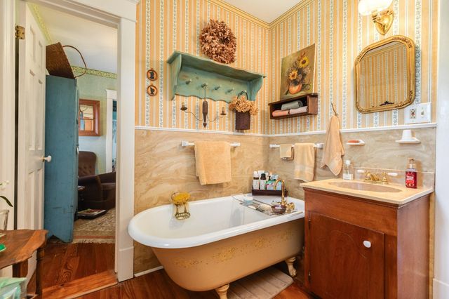 406 W Washington Street, Brazoria, TX 77422