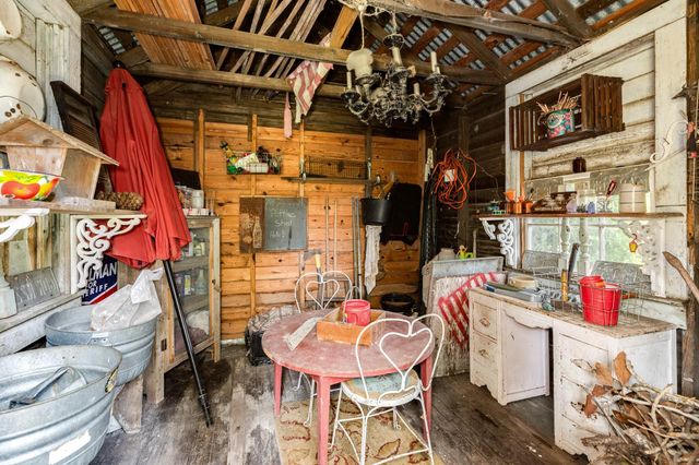 406 W Washington Street, Brazoria, TX 77422