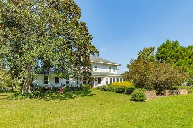 406 W Washington Street, Brazoria, TX 77422