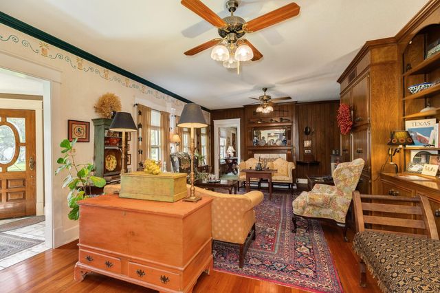 406 W Washington Street, Brazoria, TX 77422