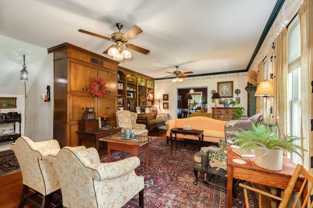 406 W Washington Street, Brazoria, TX 77422