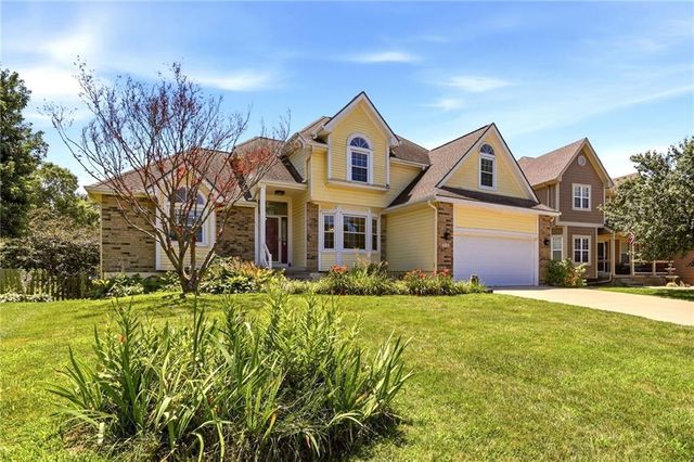 340 SE Bingham Drive, Lee's Summit, MO 64063