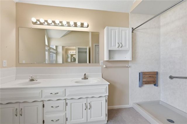 340 SE Bingham Drive, Lee's Summit, MO 64063