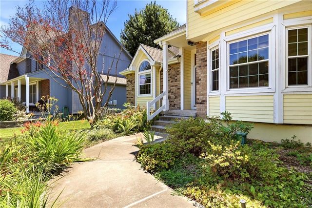 340 SE Bingham Drive, Lee's Summit, MO 64063