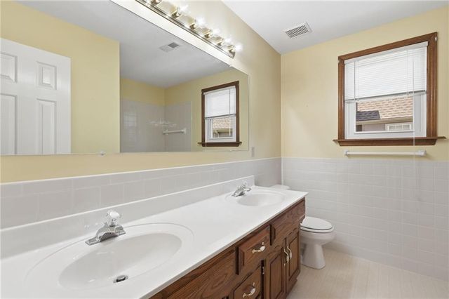 340 SE Bingham Drive, Lee's Summit, MO 64063