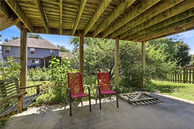 340 SE Bingham Drive, Lee's Summit, MO 64063