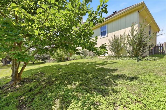 340 SE Bingham Drive, Lee's Summit, MO 64063