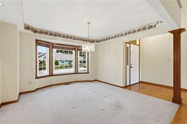 340 SE Bingham Drive, Lee's Summit, MO 64063