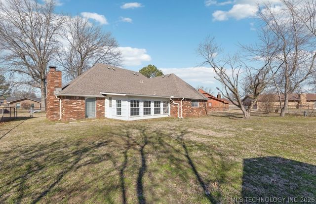 2602 S 27th Street, Muskogee, OK 74401