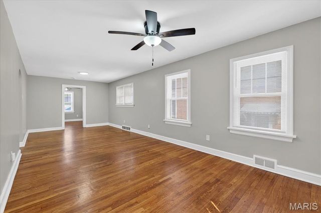 6851 Raymond Avenue, University City, MO 63130