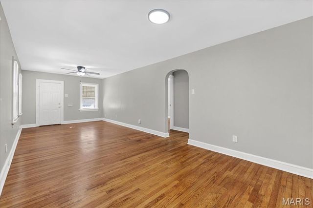 6851 Raymond Avenue, University City, MO 63130