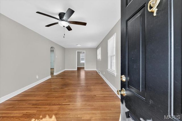 6851 Raymond Avenue, University City, MO 63130