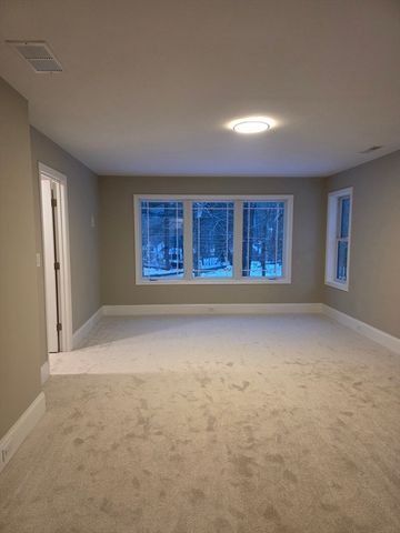 9 Trues Pkwy, Sandown, NH 03873