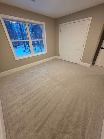 9 Trues Pkwy, Sandown, NH 03873