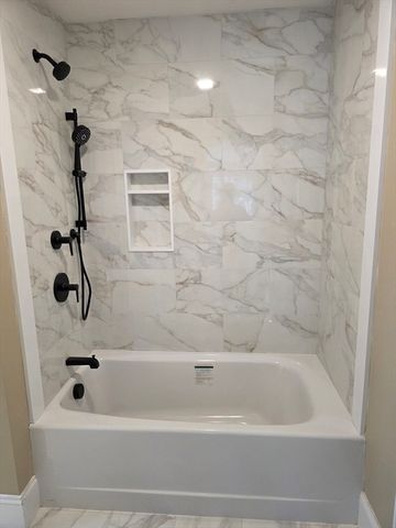 9 Trues Pkwy, Sandown, NH 03873