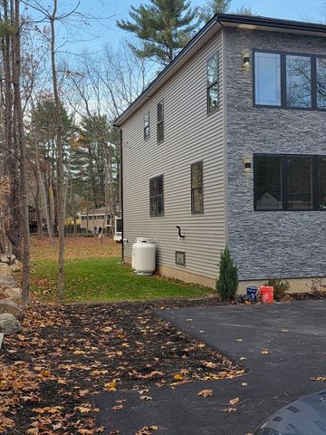 9 Trues Pkwy, Sandown, NH 03873