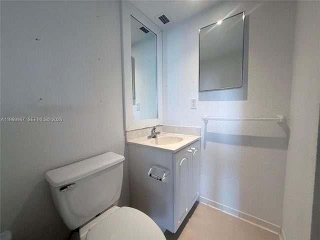 4001 S Ocean Dr 8H, Hollywood, FL 33019