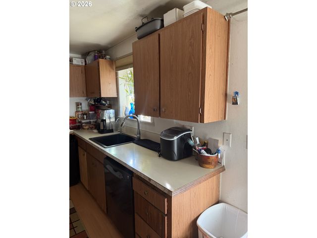 35 Ne 157TH Ave, Portland, OR 97230