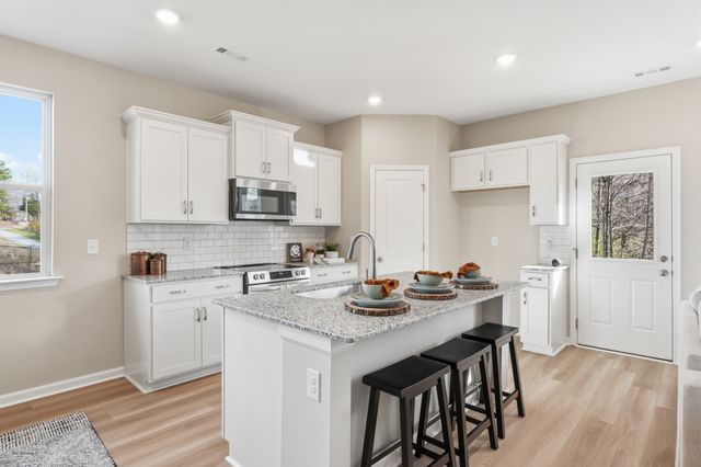 28 Aurora Cir, Fayetteville, TN 37334
